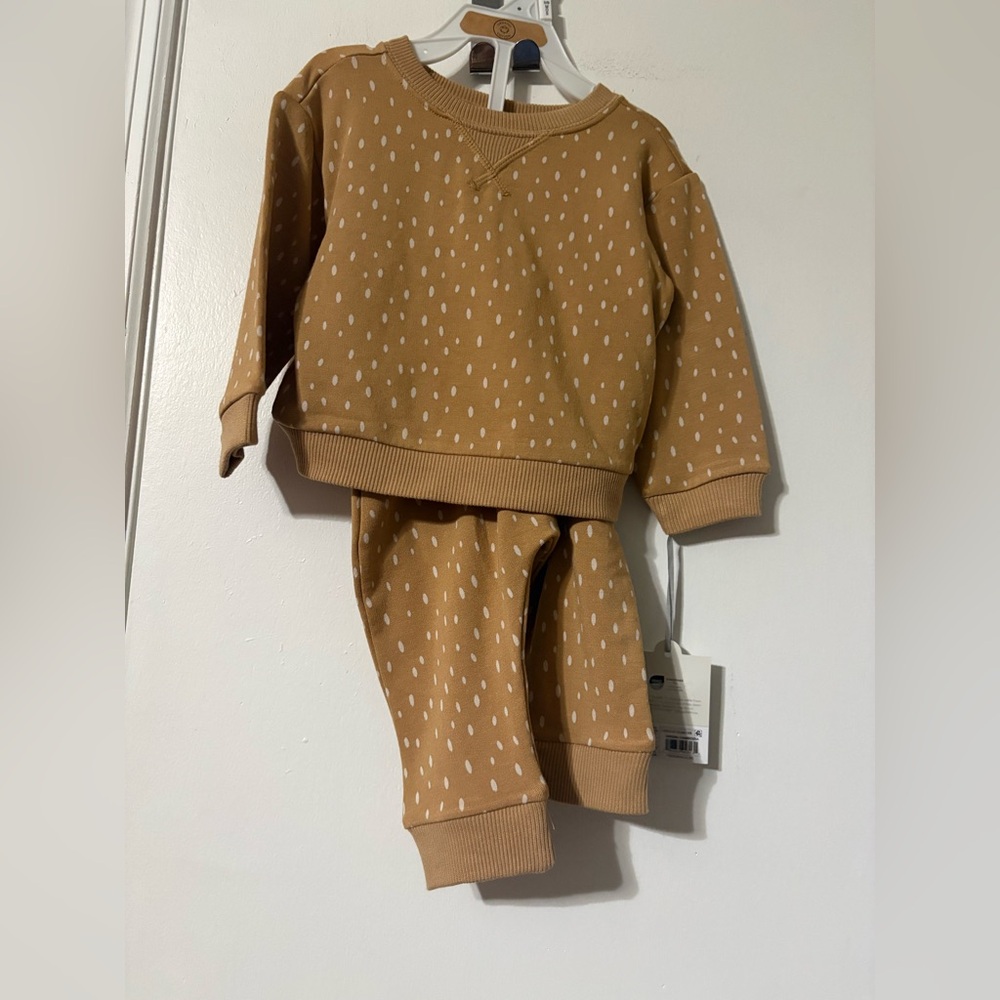 Cloud Island polka dot 2 piece 6-9ms baby girl new